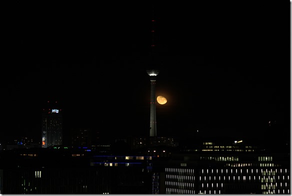 Mond und Fernsehturm Berlin